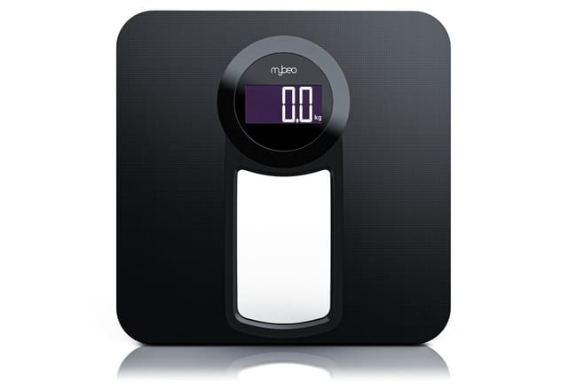 MyBeo Digitale Personenwaage Körperwaage - Badezimmer Waage im Slim Design - 6 mm Sicherheitsglas - großes LCD-Display, max. 150 kg