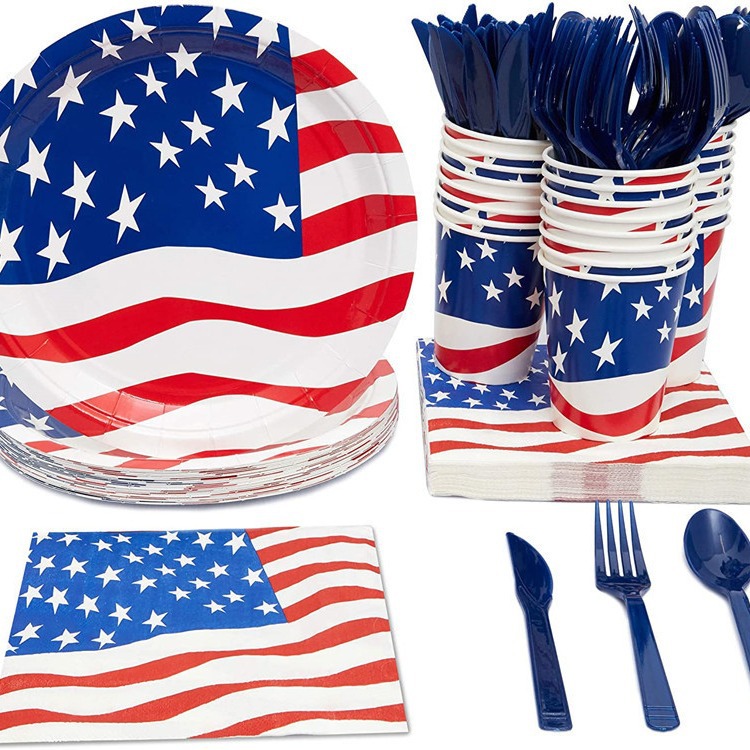 Joyin Ensemble De Vaisselle De 180 Pièces Pour La Fête Du 4 Juillet : 30 Assiettes, 30 Serviettes, 30 Gobelets En Carton Et 90 Couverts En Plastique. Idéal Pour La Fête Nationale Américaine, Le Memori