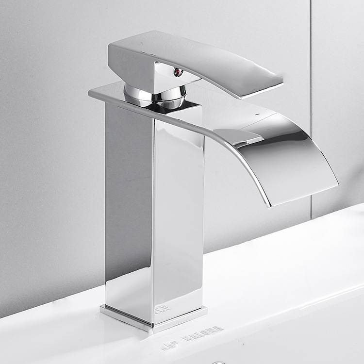 Robinet De Lavabo Cascade Argenté Avec Eau Chaude Et Froide