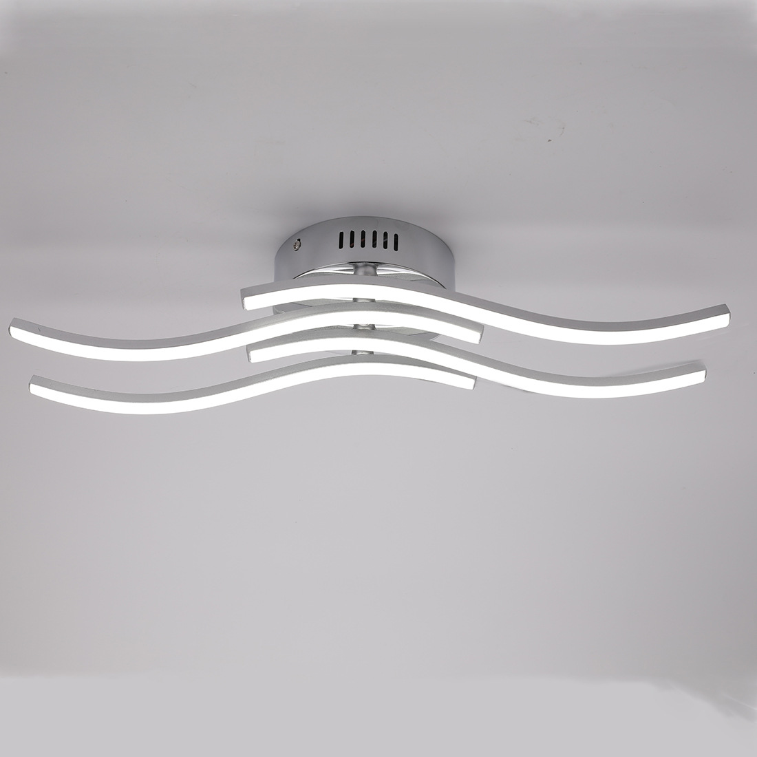 Plafonnier Led 4 Lumières, 24w Luminaire Plafonnier Vagues, Lampe De Plafond Led Moderne Argent, Plafonnier Salon, 6500k Blanc Froid Plafonnier Chambre, Couloir, Cuisine, Ø60cm [classe Énergétique E]