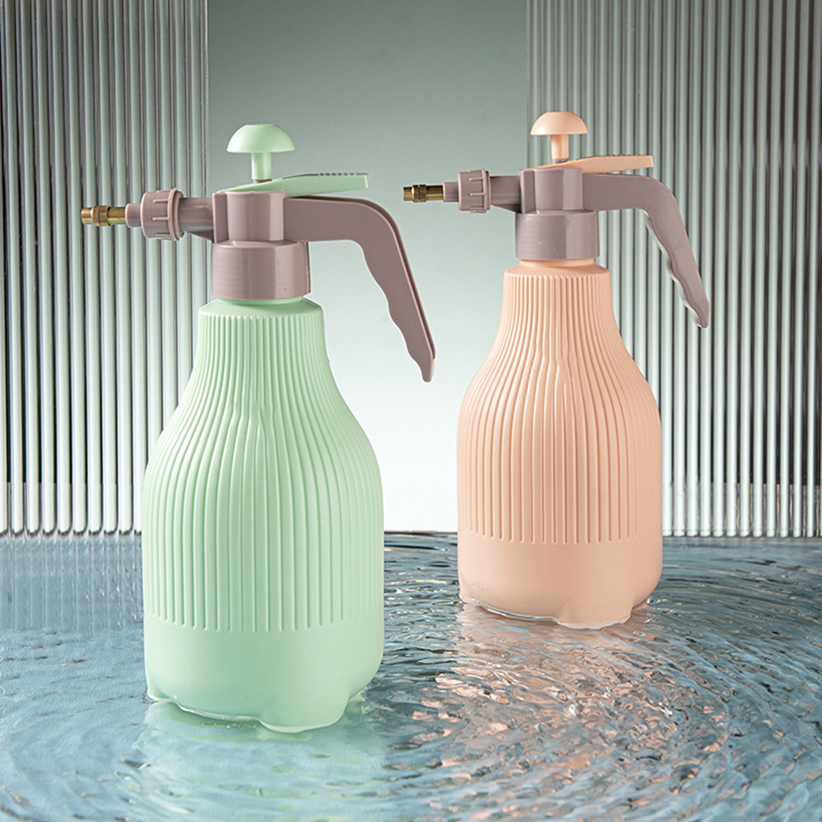 Gartenspritze (1500 Ml) Mit Drehbarer Düse, Wasserdicht Und Mit Breitem, Gleichmäßigem Sprühbereich. Farbe: Rosa Und Orange.