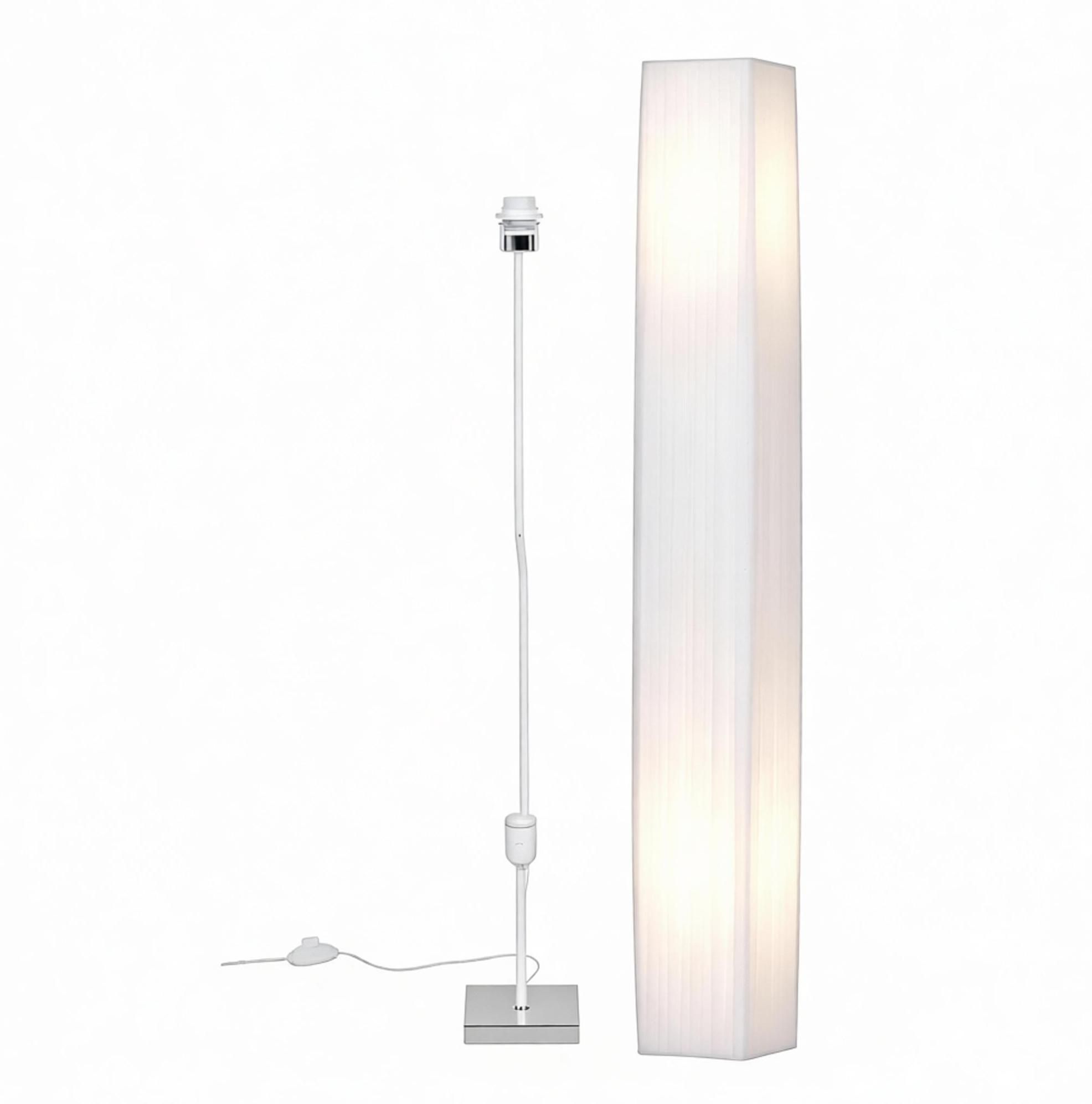 Weiße Stehlampe Aus Edelstahl Und Metall Modenuit
