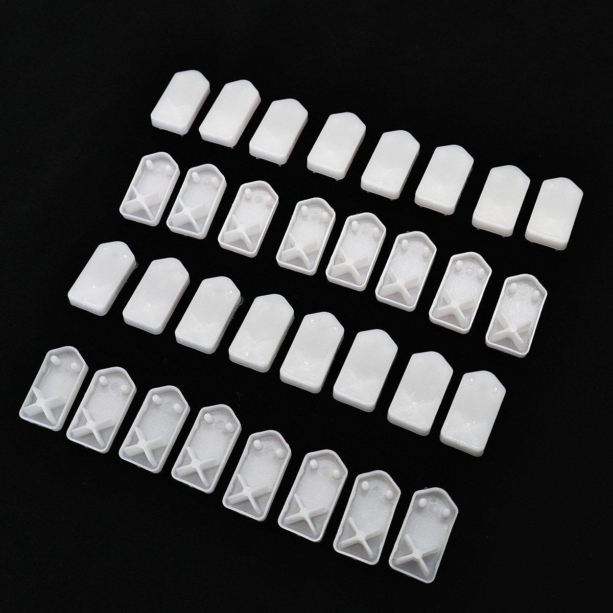 Handbetätigtes Set Aus Perlenbesetzten Oberen Und Unteren Stangenwellen, Drehbaren Rädern, Zugkordel, Hebehalterung, Montagefüßen Und Rollozubehör (36 Teile)