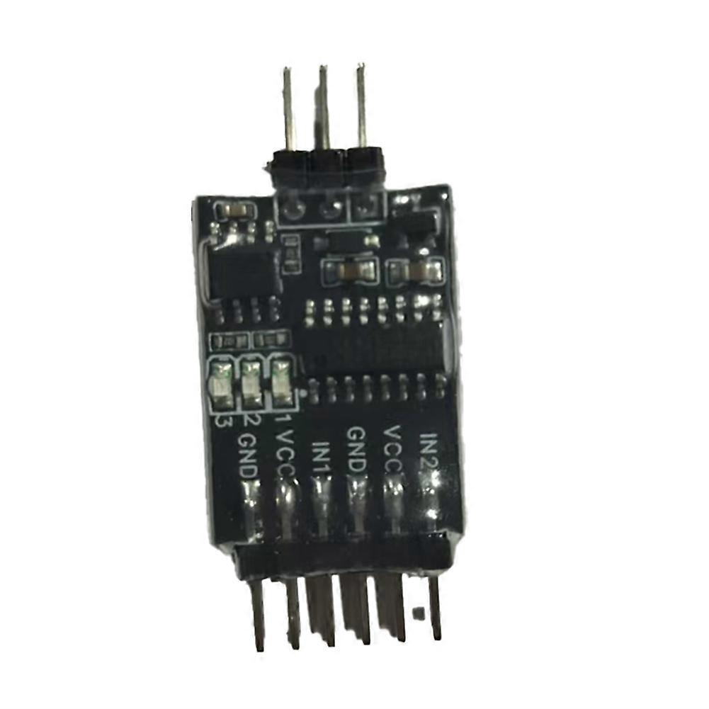 Der Elektronische Zwei- Und Dreikanalschalter Für Die Fpv-drohnenkamera Ermöglicht Das Ferngesteuerte Umschalten Des Videomoduls.