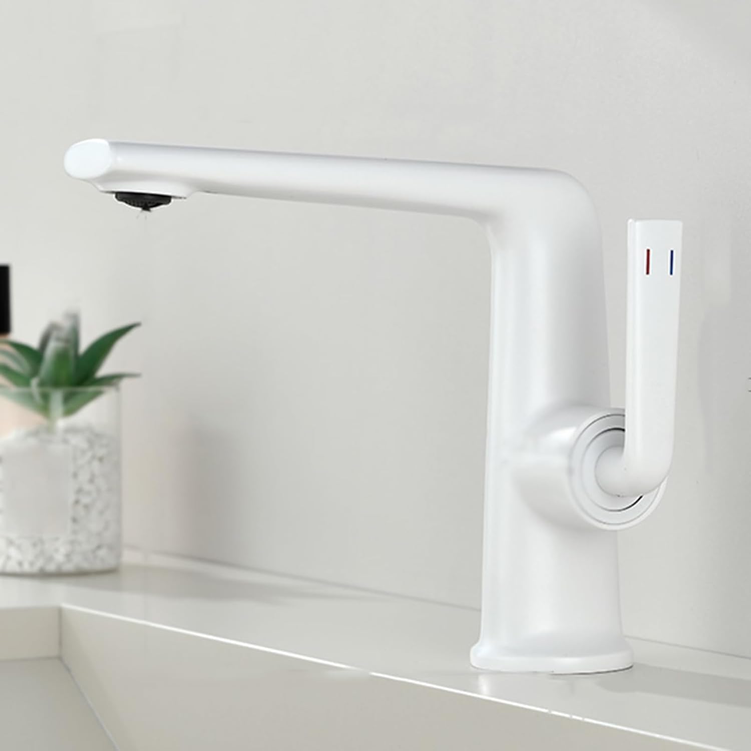 Robinet Mitigeur Pour Lavabo Salle De Bain Monotrou Robinet Lavabo Monocommande Eau Chaude Et Froide Blanc