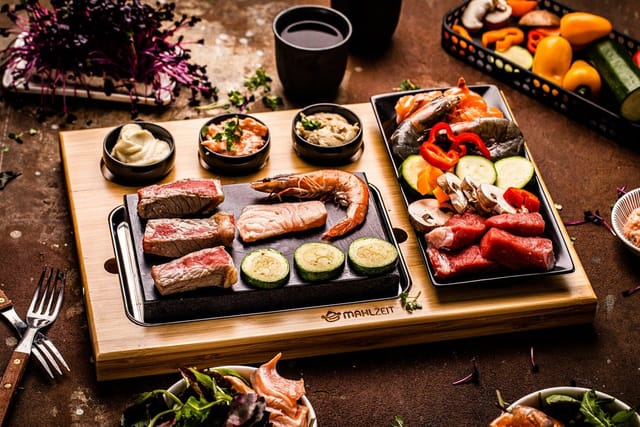 Mahlzeit - Lavastein Set (7-teilig) Set mit heißem Stein, Dipschalen und Teller