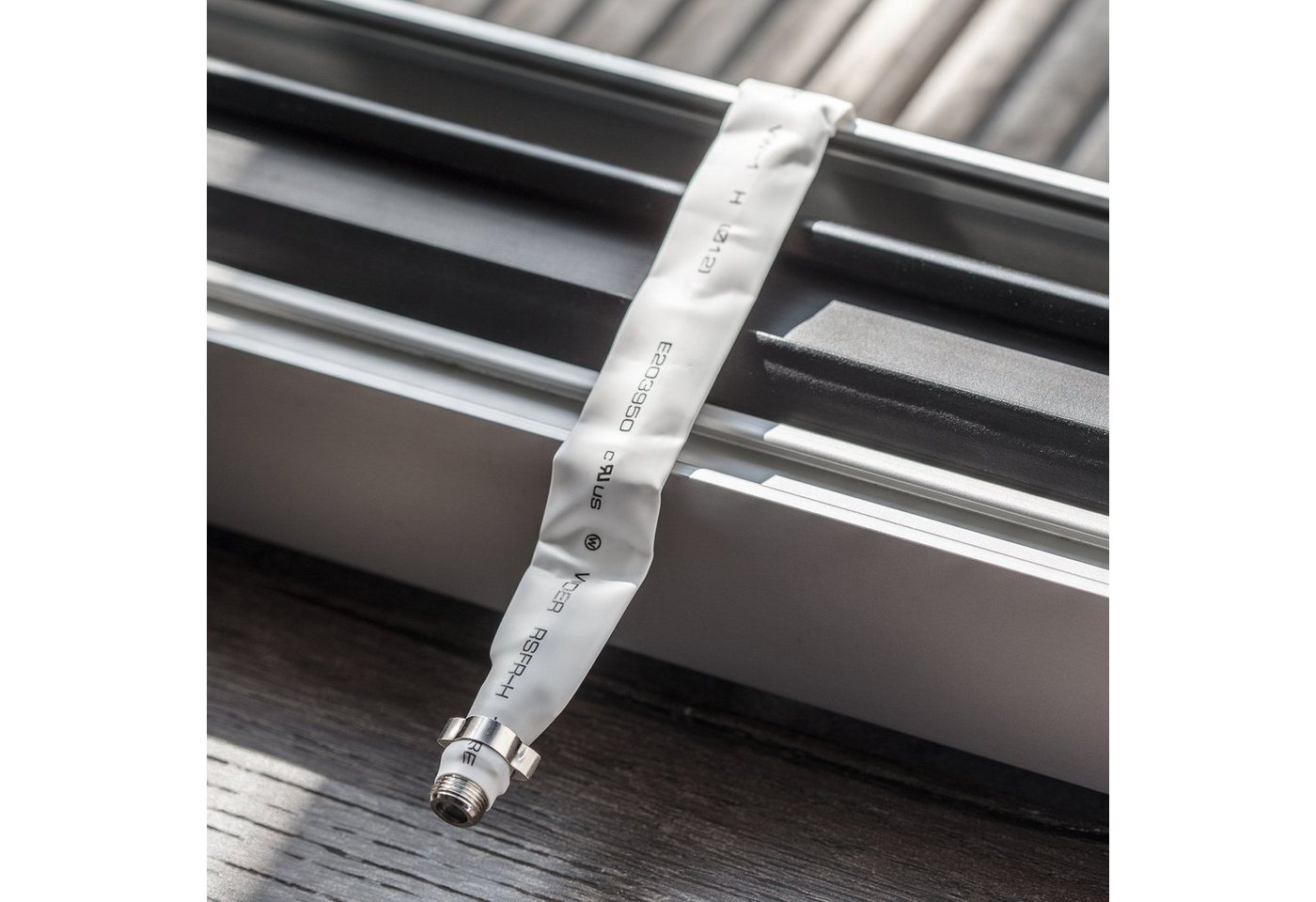 Poppstar SAT Fensterdurchführung SAT Kabel flach SAT-Kabel, (21.5 cm), 21,5cm Durchführung 2mm ultra-flach, Kupplungen 8x F-Stecker, weiß Bild 3