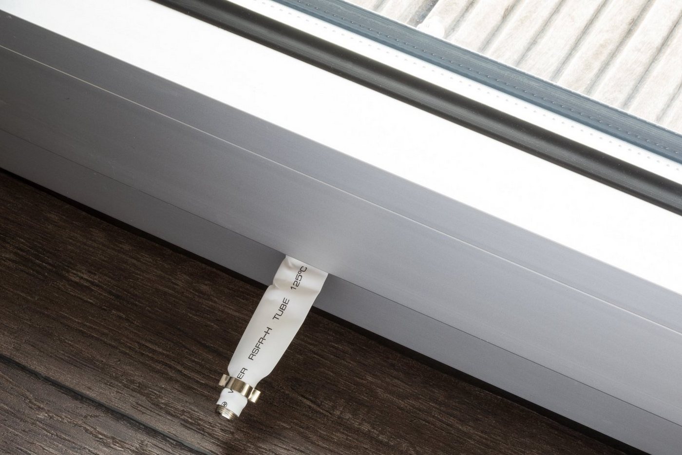 Poppstar SAT Fensterdurchführung SAT Kabel flach SAT-Kabel, (21.5 cm), 21,5cm Durchführung 2mm ultra-flach, Kupplungen 8x F-Stecker, weiß Bild 4
