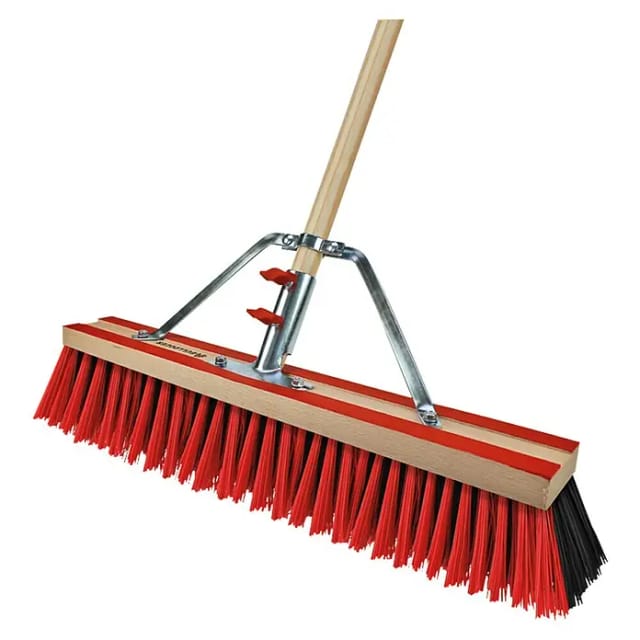 Peggy Perfect - Straßenbesen Bulldozer pet + Elaston Länge 600 mm rot/schwarz