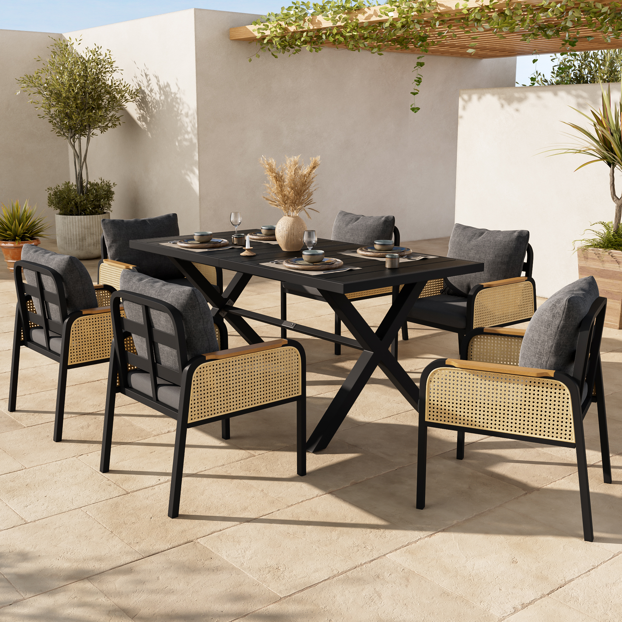 Garten-essgruppe 7-teilig 1 Tisch Und 6 Stühle Mit Kissen, Eisengestell Und Rattan-armlehnen, Kunststoffholzplatte, Moderner Stil, Schwarz Und Natur