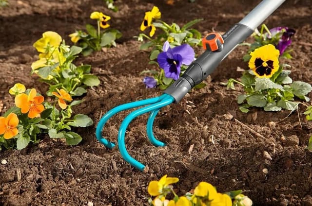 GARDENA 03087-20 combisystem-Komplettangebot (Rechenbesen + Grubber - Fugenkratzer + Stiel)