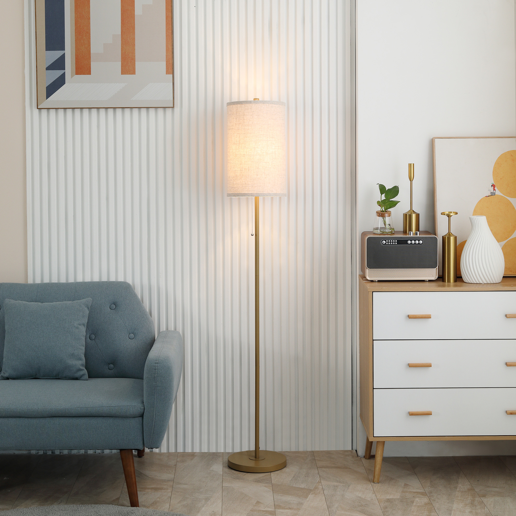 Designer-stehlampe, Maximal 40 W, Goldfarbener Stahlfuß, Cremefarbener Leinenschirm, Maße 25,5 X 25,5 X 157 Cm, Gold Und Beige.