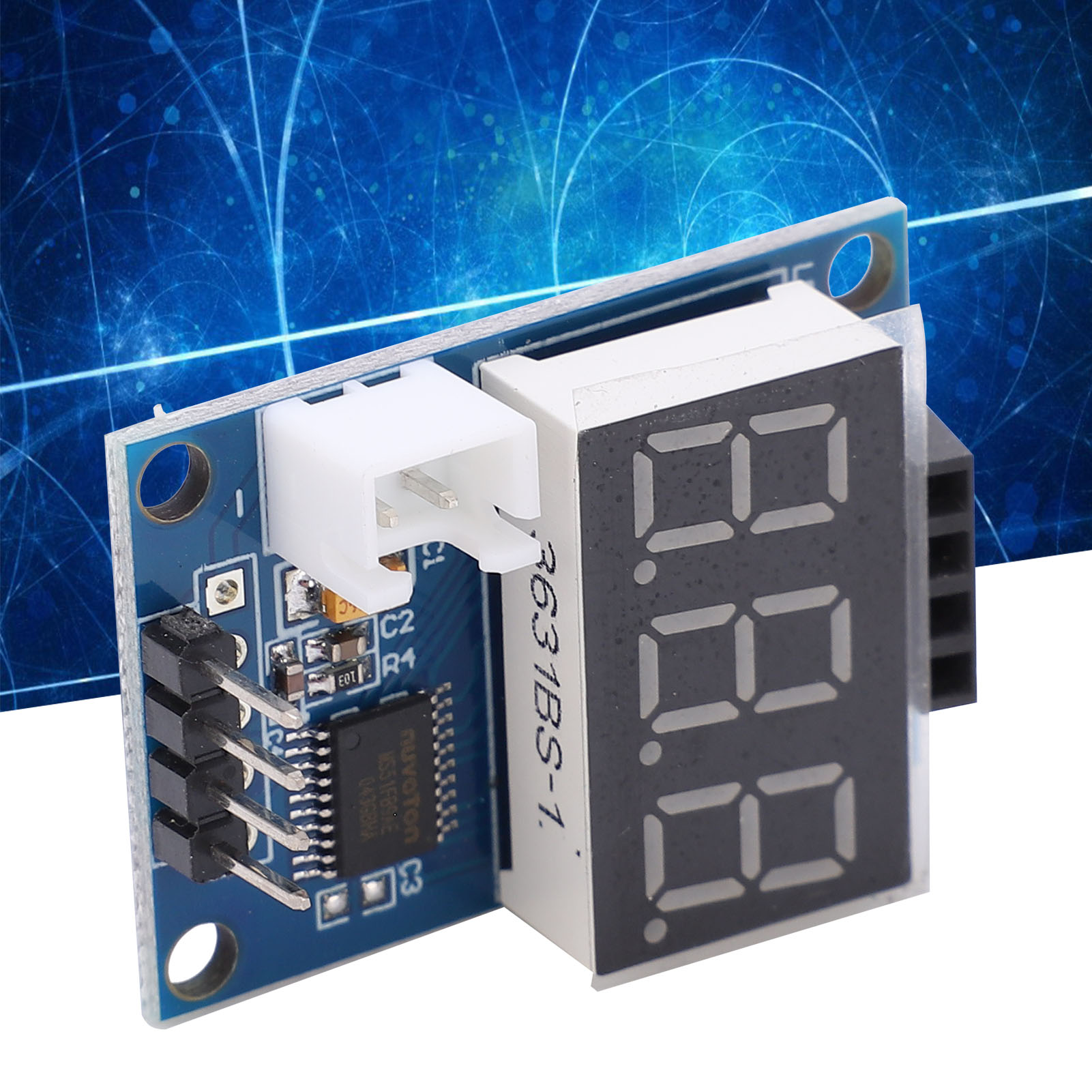 Die Testplatine Des Ultraschall-telemetriemoduls Hc-sr04 Zeigt Die Daten Des Telemetrieinstruments Über Eine Serielle Schnittstelle Auf Einem Digitalen Display An.