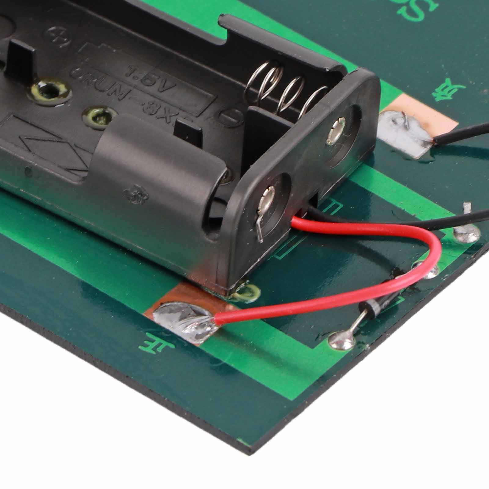 Ein 1w Dc 4v Solarpanel Kann Zwei 1,2v Aa-akkus Aufladen.