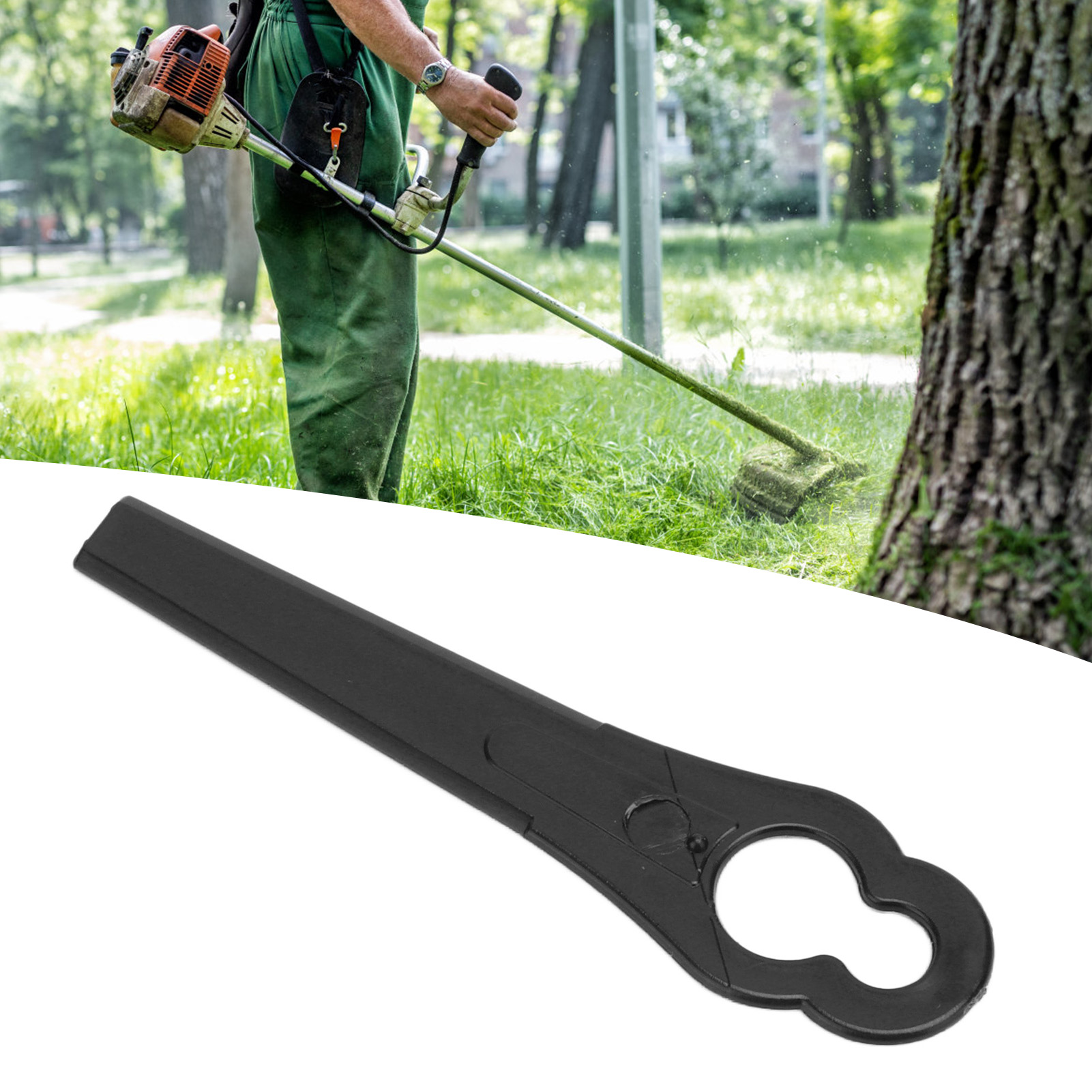 Schwarze Kunststoff-trimmerklinge, 80 Mm Lang Und Mit Einer Öffnung Von 11 × 7 Mm.