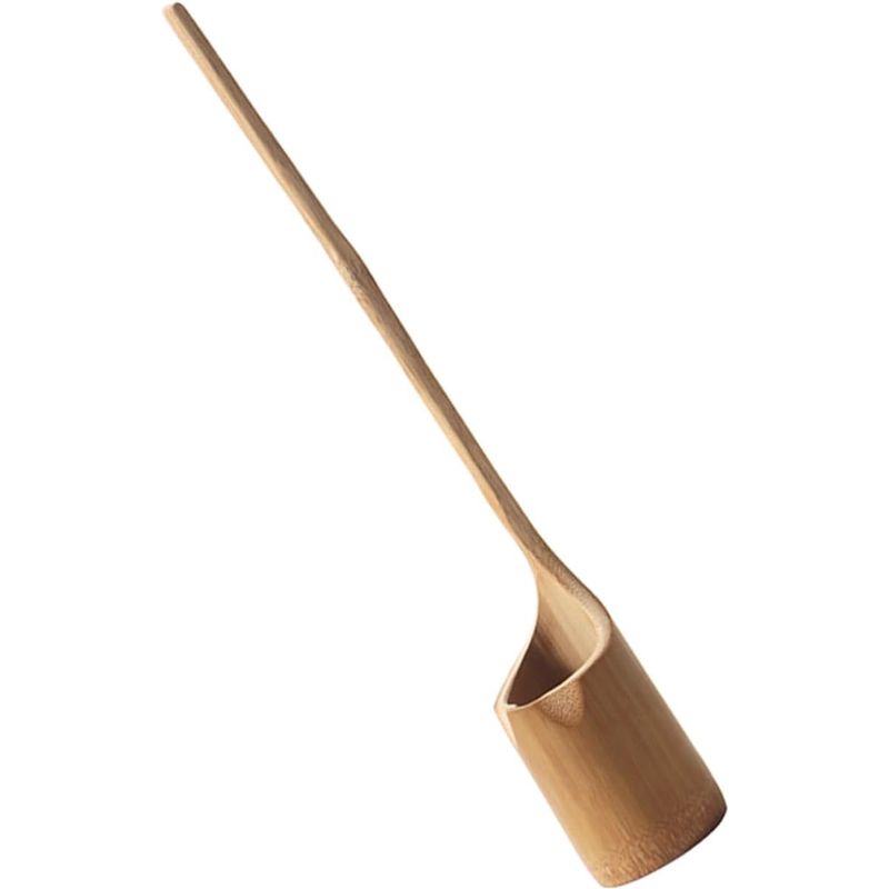 Cuisine Multifonctionnelle Avec Poignée En Bambou Dans Une Cuvette D'Eau Et Un Support De