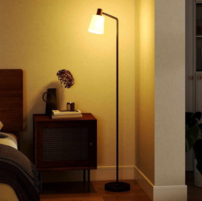 Led-stehlampe 45x21x148 Cm, Schwarzer Kunststoff, 350° Drehbarer Kopf – Meubliv