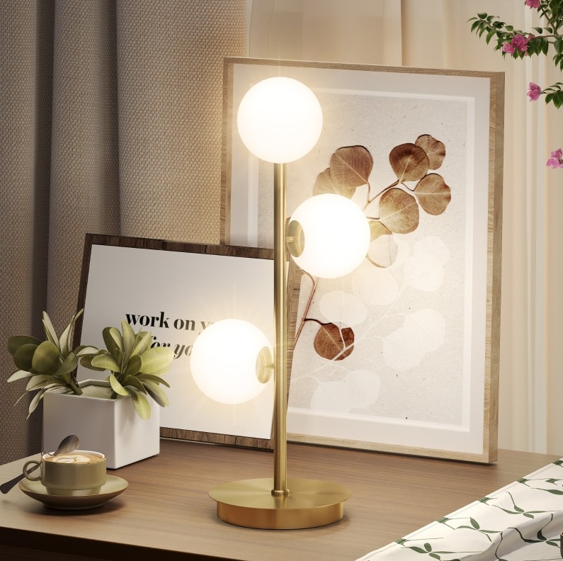 Tischlampe 24x24x53 Cm Messing-finish, 3 Glaskugeln, Für Das Schlafzimmer – Meubliv