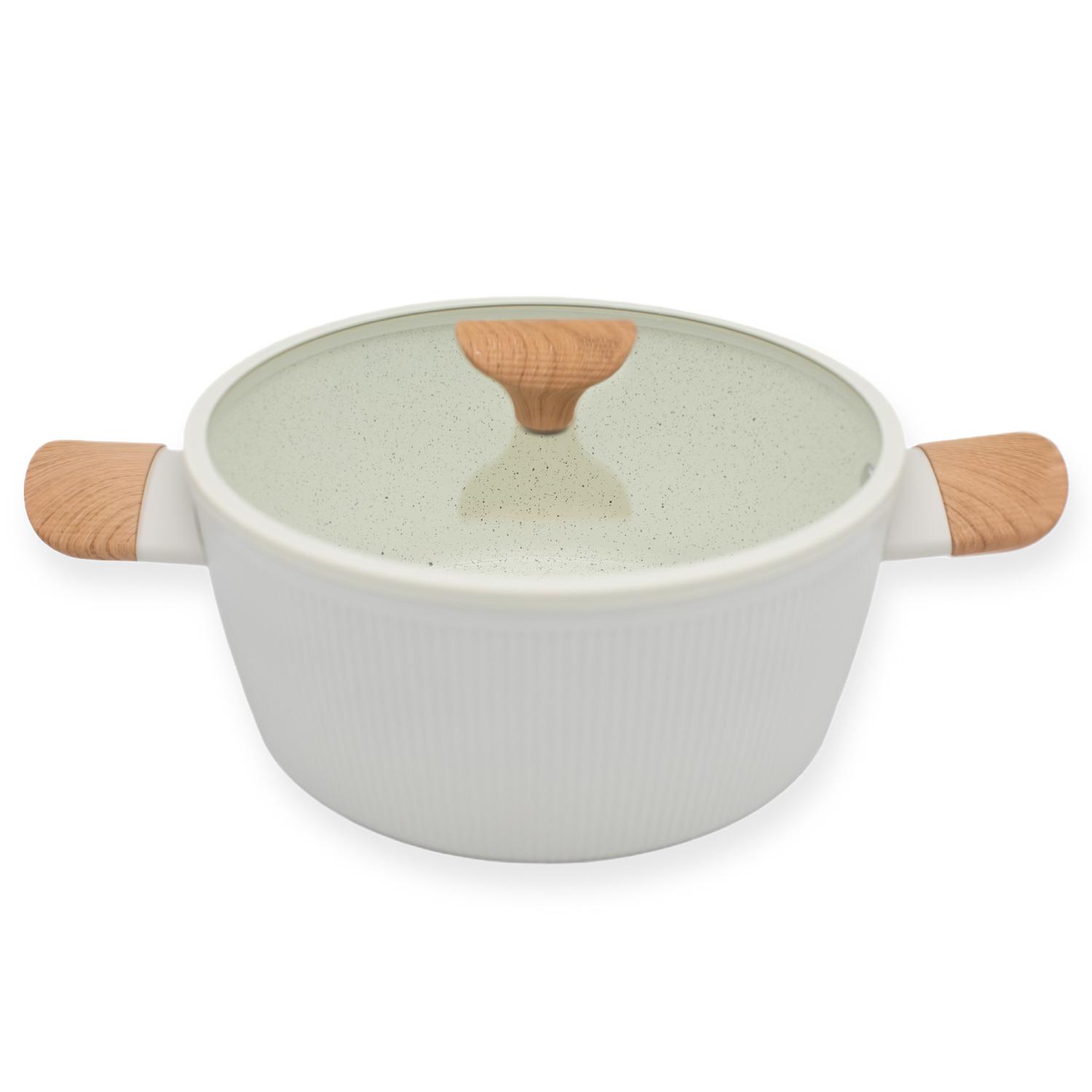 Ein Entzückender 4-liter-gran-duka-topf Aus Beige-grauem Aluminium Mit Deckel