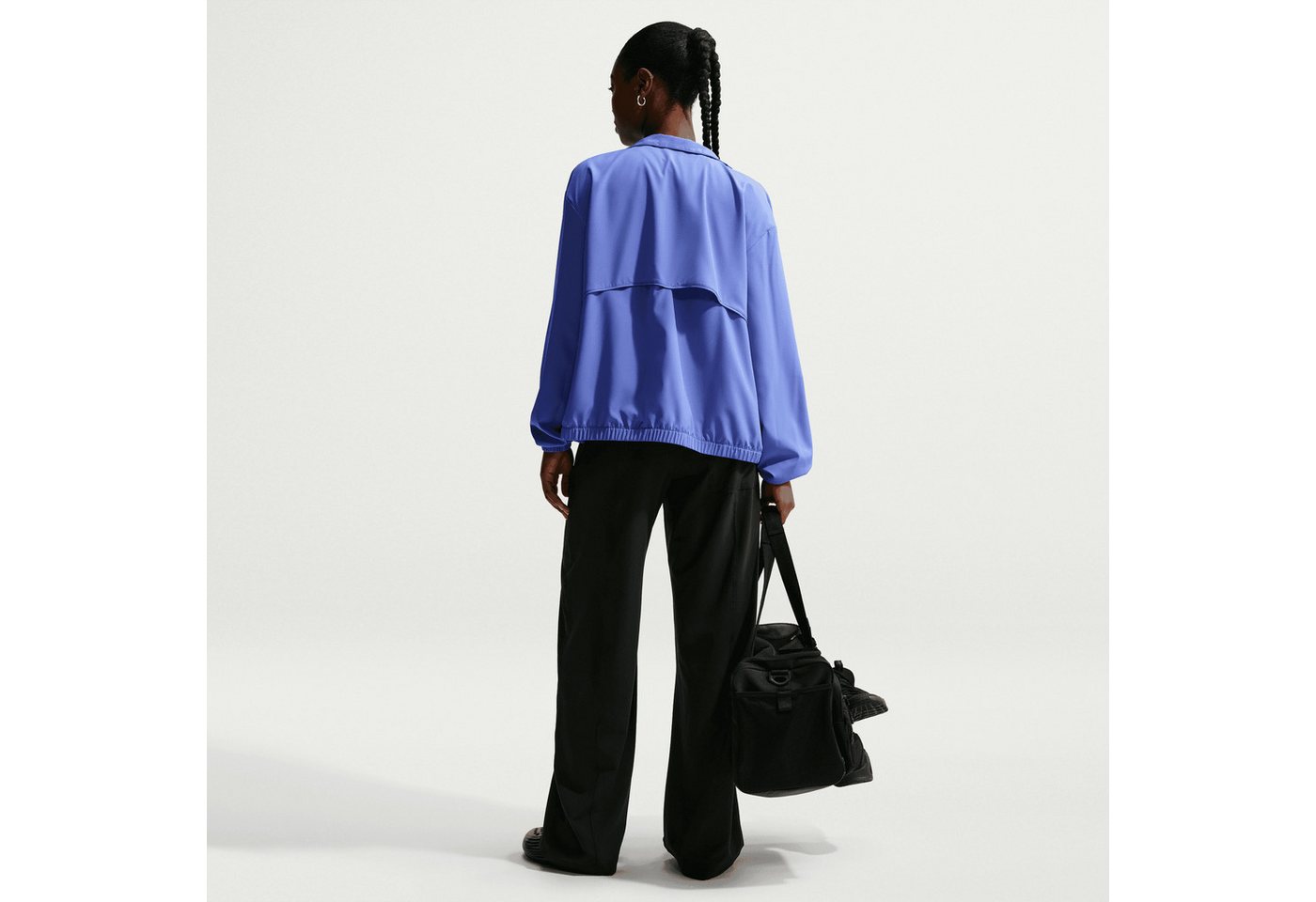 Nike Sporthose W NK ONE DF WVN WIDE LEG weit geschnittene Passform, mit Dri-FIT Technologie Bild 2