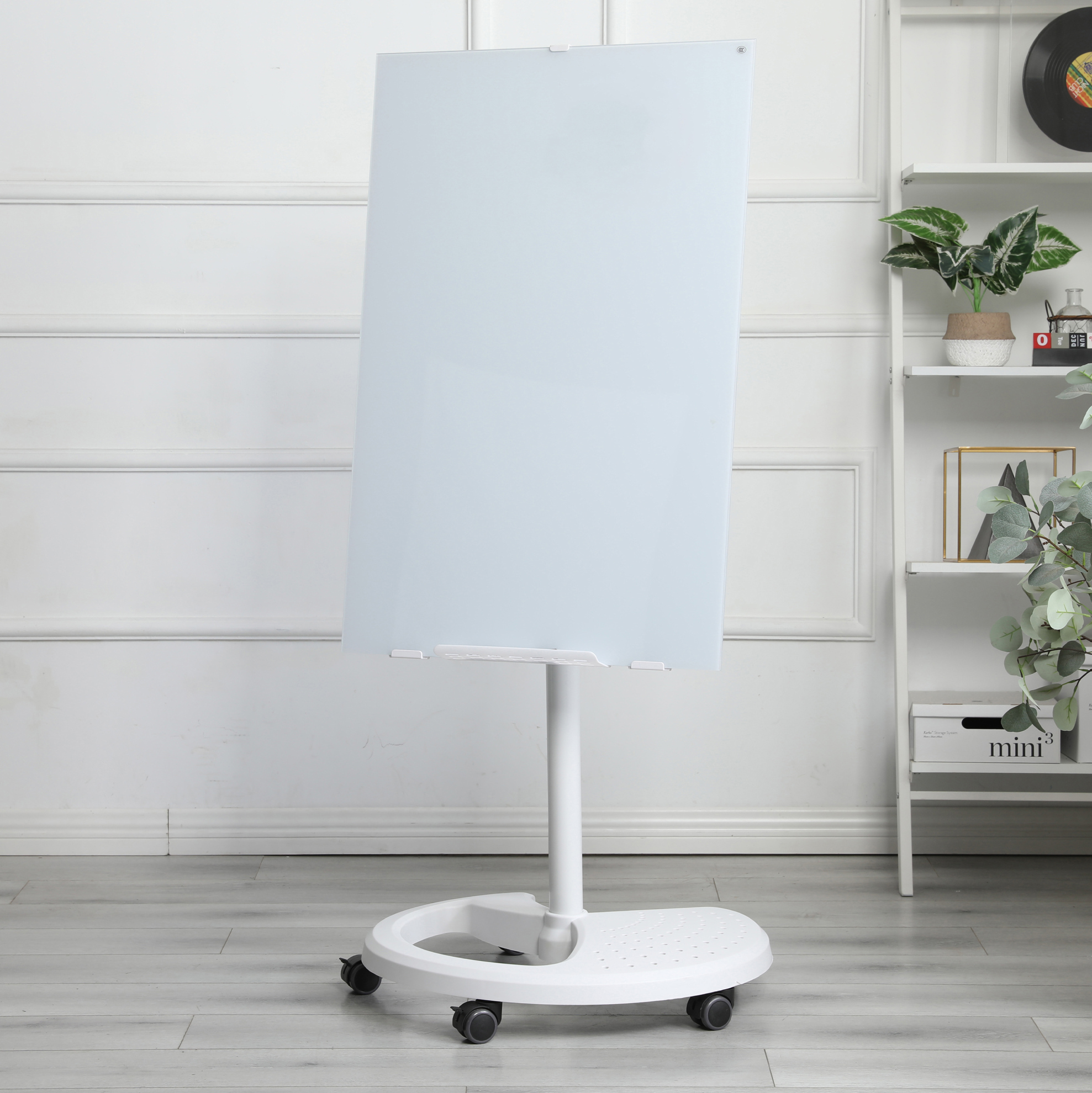 Mobiles Magnetisches Whiteboard 90x60 Cm, Weiß, Höhenverstellbar, Gehärtetes Glas, 1 Karton Meubliv