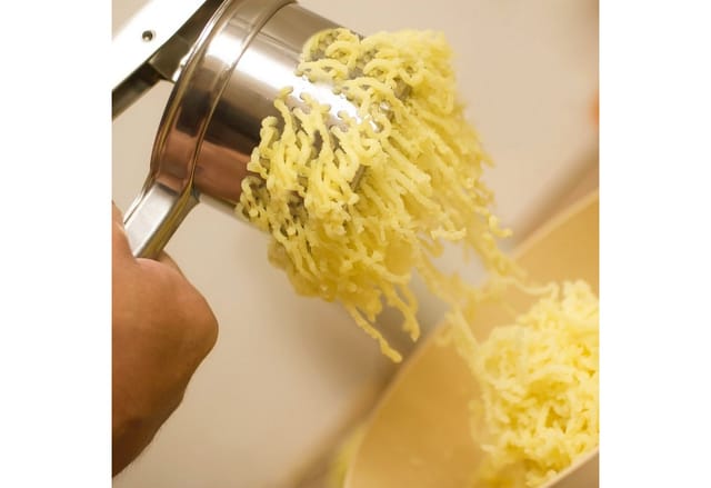 Kartoffelpresse Edelstahl, spülmaschinenfest, Spätzlepresse, Presse für Spaghettieis, Eispresse, Nudelpresse, silber - Relaxdays