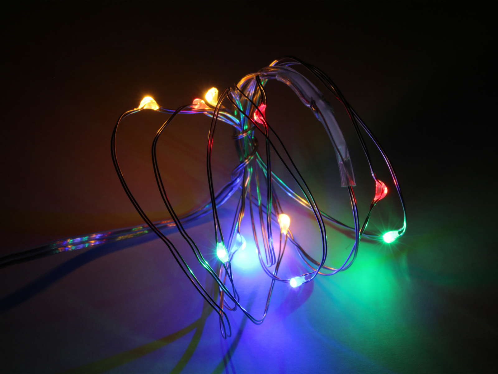 LED-Lichterkette, Silberdraht, 18 LEDs, multicolor, Batteriebetrieb, inkl. Batterie