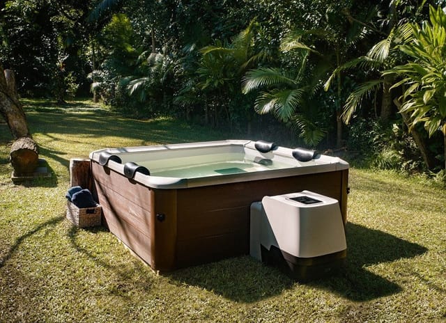MSpa Whirlpool AMBER AERO PLUS 2026 XXL inkl. App, LED, 8 Hydromassagedüsen, 140 Luftdüsen