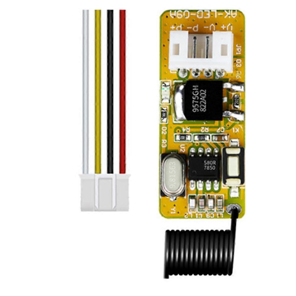 Kleines 433-mhz-funksteuermodul Für 3,7-v-, 4,5-v-, 9-v- Oder 12-v-gleichstrombatteriebetrieb. Ermöglicht Die Steuerung Von Beleuchtung Oder Das Ausschalten Eines Computers.