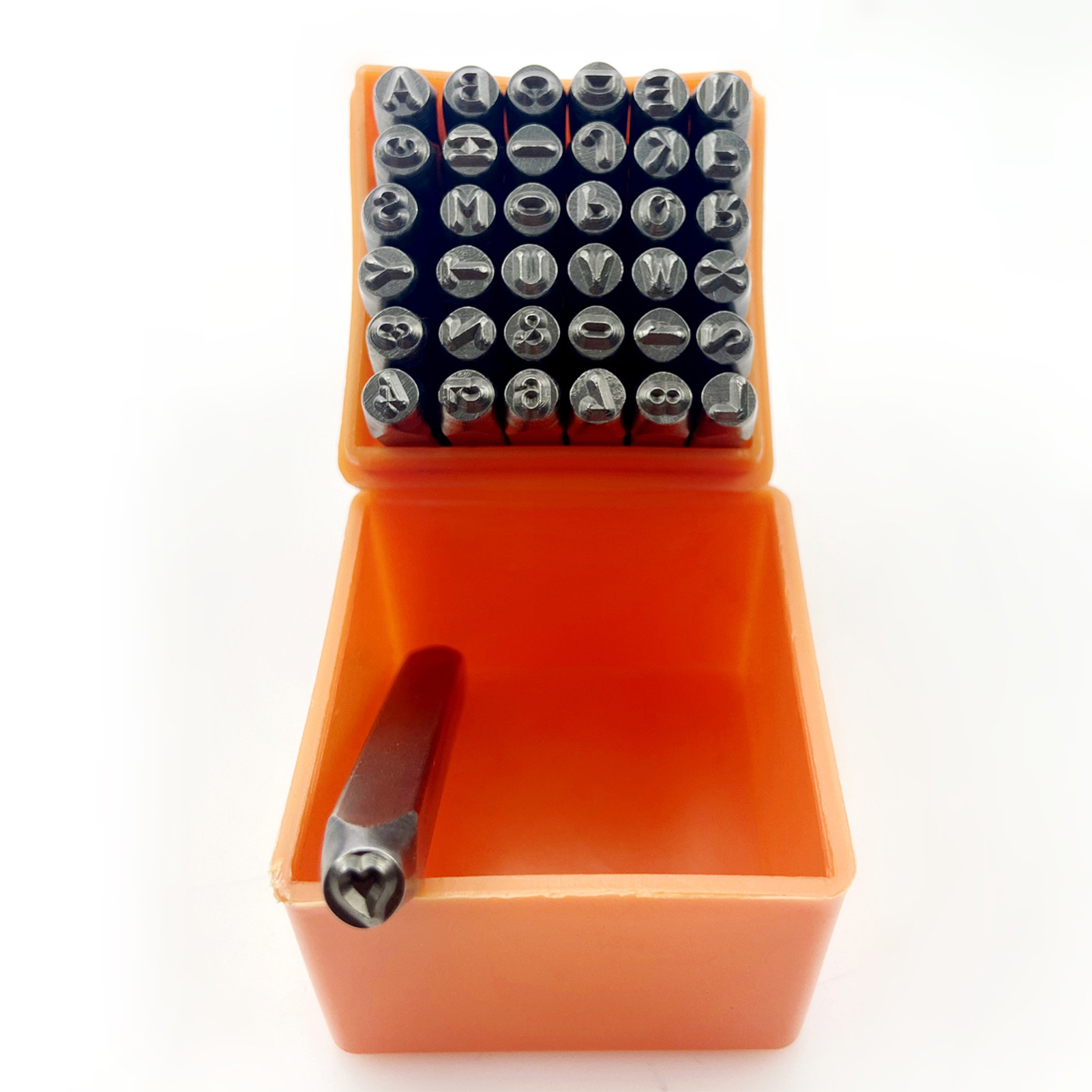 Set Mit 37 Stahlstempeln: 26 Buchstaben, 9 Zahlen, 1 Symbol, 1 Herz. Tragbarer Metallstempel Für Leder.