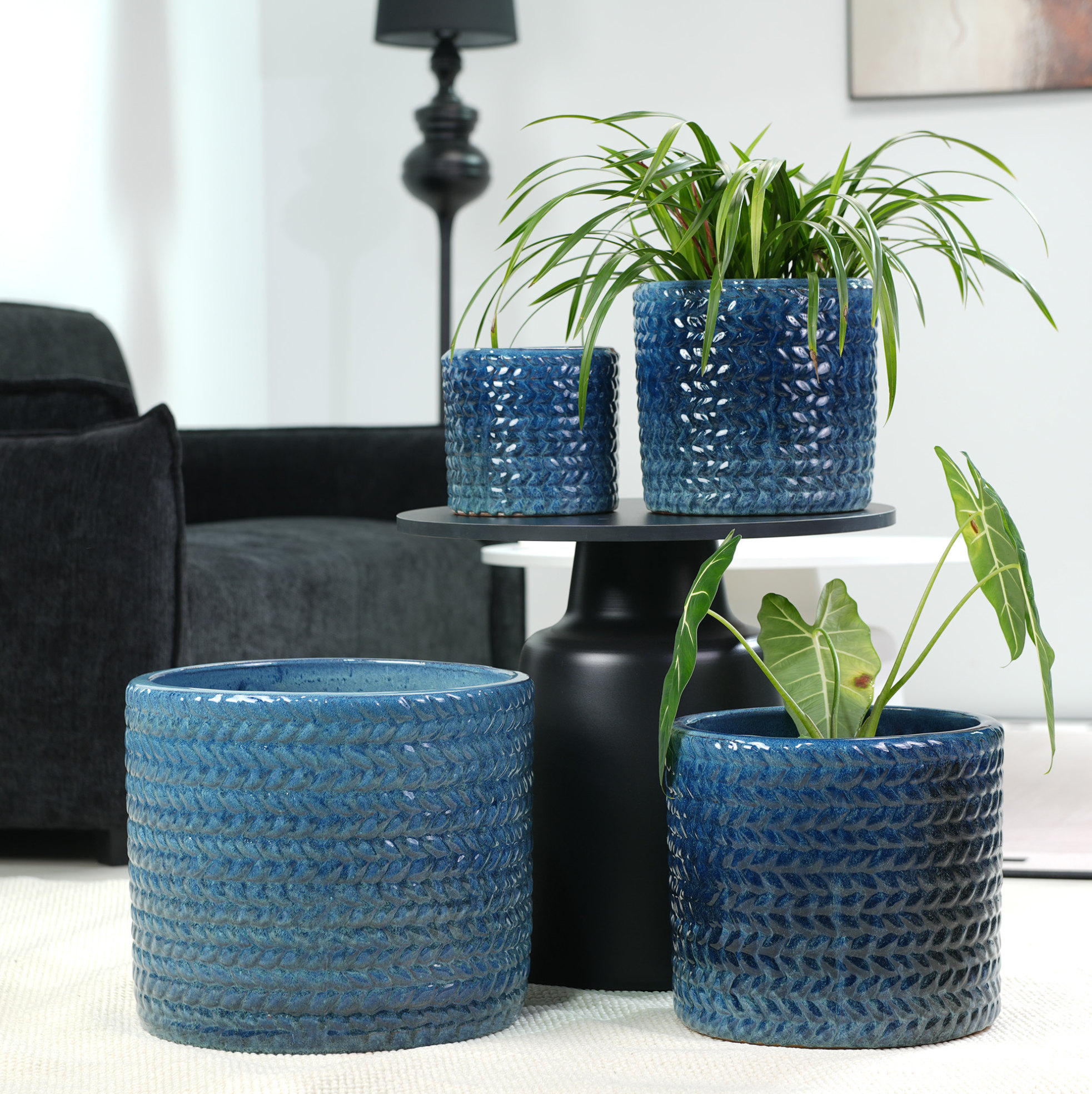 Keramik-blumentopf Ø24 Cm Dunkelblau Glänzend Mit Chevron-relief Havrya