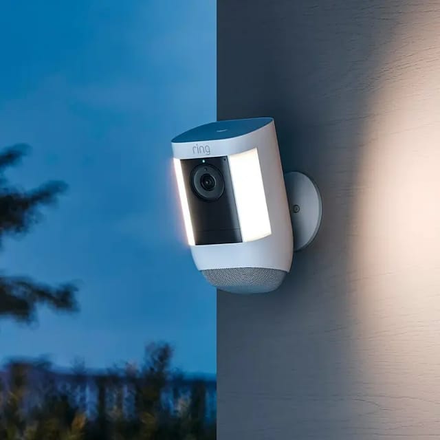 Ring Spotlight Cam Pro (Akku) - weiß