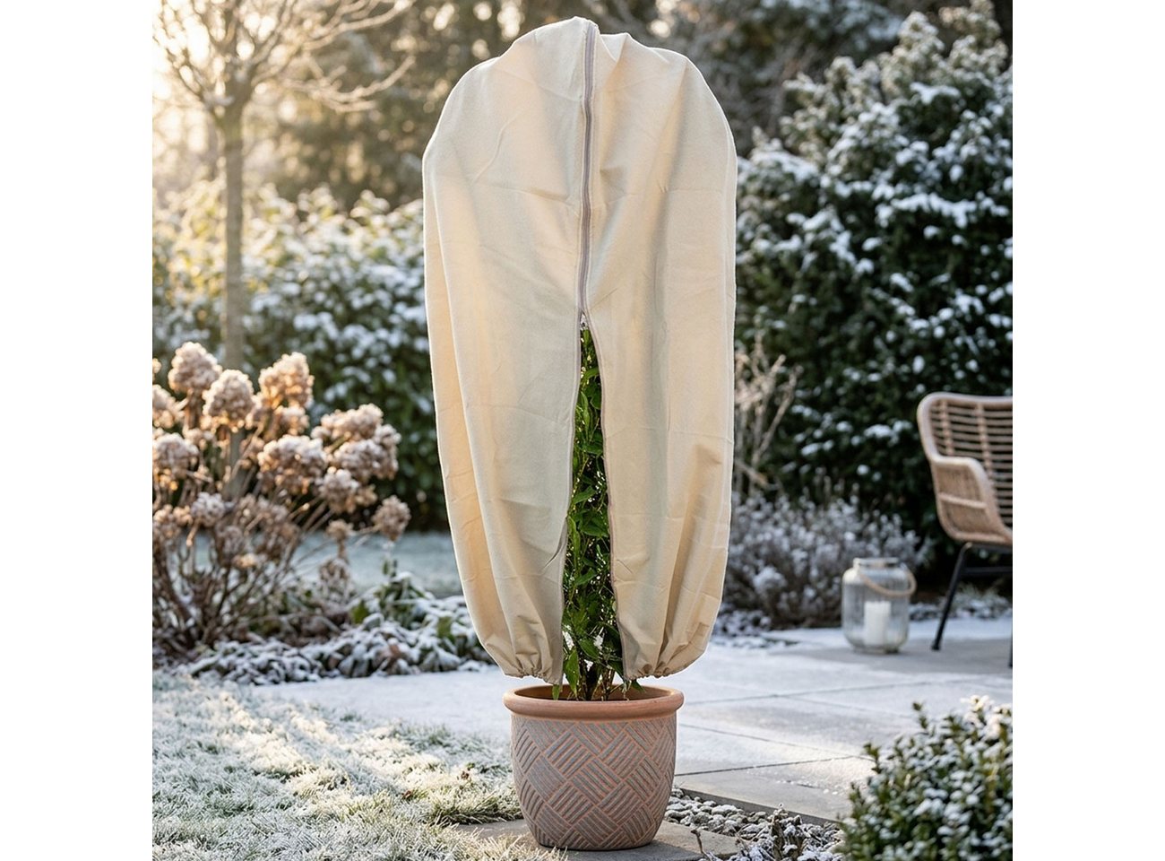 Casativo Winterschutzhaube Pflanzenabdeckung XL H180 x B120cm Winterschutz Reißverschluss Zugband (1-St., 1er-Set & 3er-Set), Frostschutz-Haube für Kübelpflanzen & Sträucher, Vlies 80 g/m² Bild 3