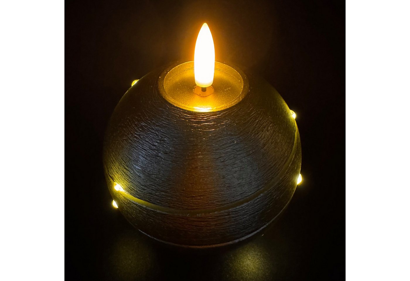 Online-Fuchs LED-Kerze 4 runde Kugelkerzen aus Echtwachs mit Timer & LED-Lichterkette, realistische Kerzenflamme, warmweiße Flamme und Lichterkette, praktische 6-Stunden Timerfunktion enthalten Bild 2