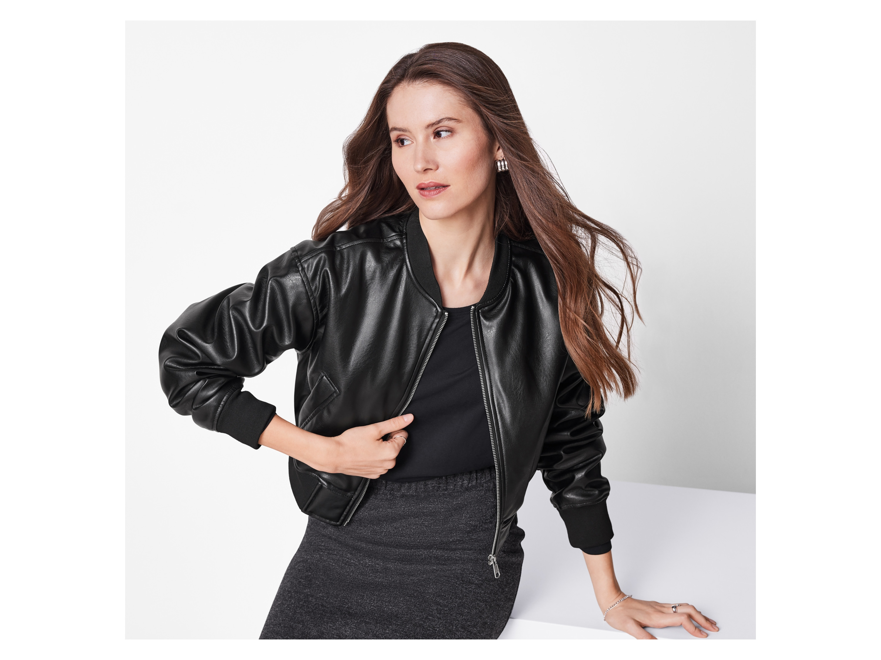 ESMARA® Damen Bikerjacke / Bomberjacke, in modischer Lederoptik (schwarz/Struktur, 34)