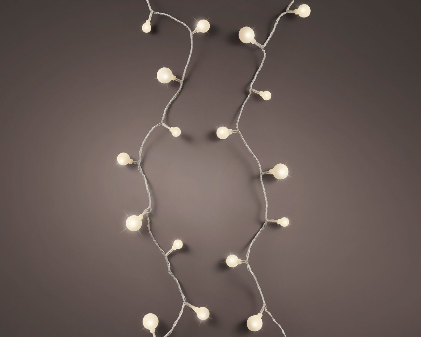 Lumineo LED-Lichterkette, LED Lichterkette Cherry 4,5m Batterie 60 LEDs Warmweiß / transparent Bild 3