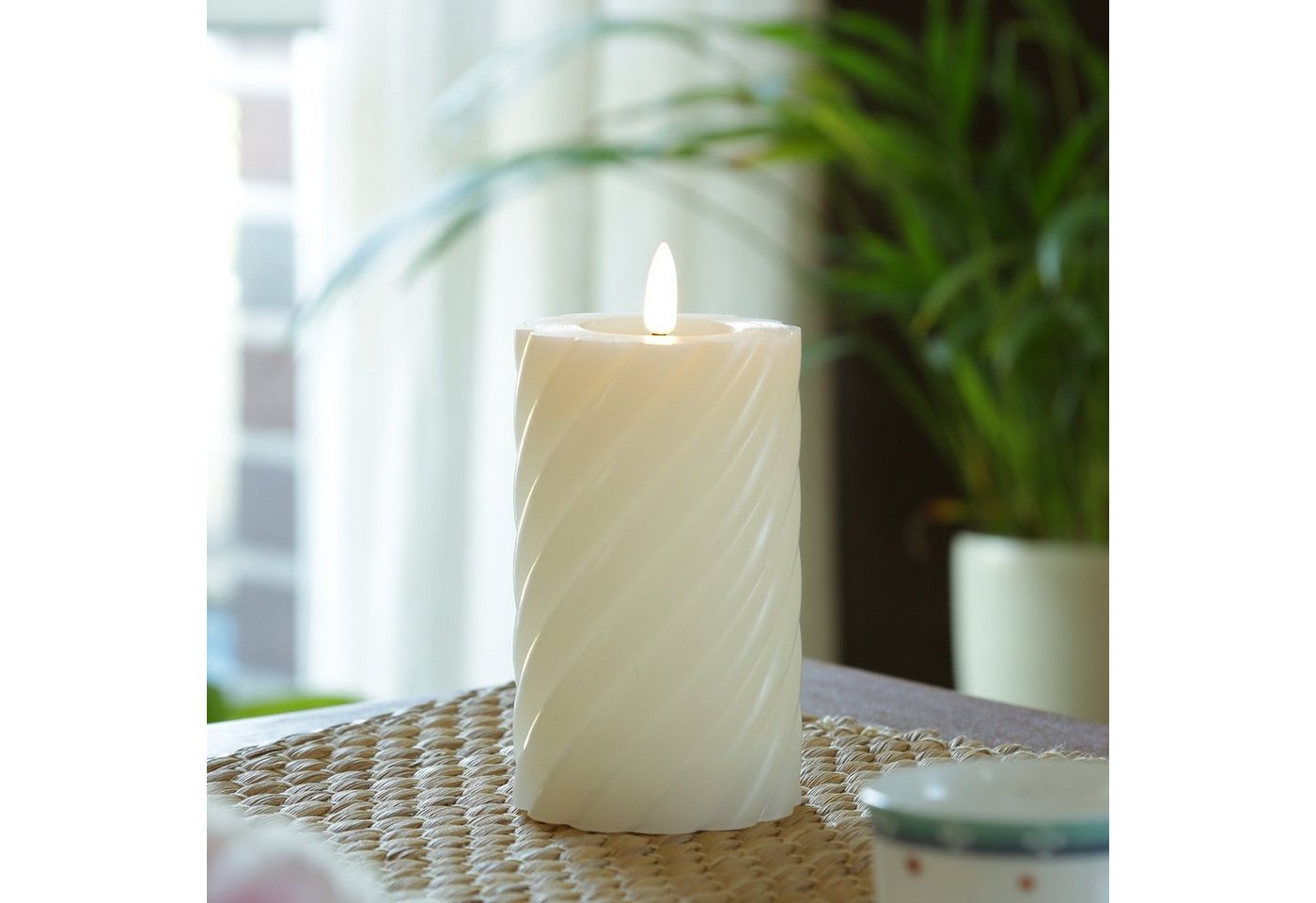 MARELIDA LED-Kerze LED Kerze Twist Echtwachs gedreht flackernd H: 15cm Timer creme, warmweiß (2100K bis 3000K) Bild 5