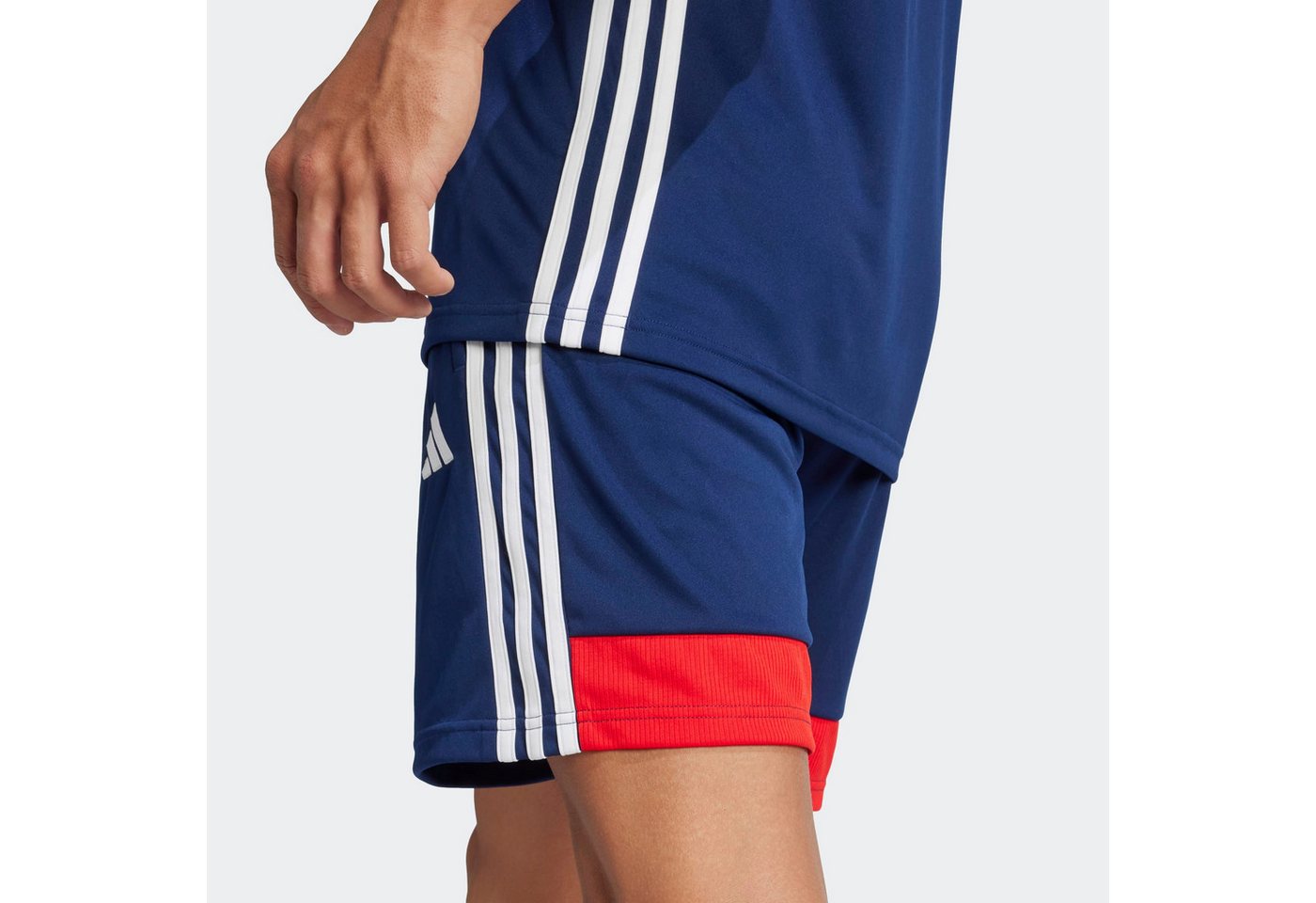 adidas Performance Trainingsshorts TIRO 25 ESSENTIALS für Erwachsene, mit Kordelverschluss, normal-weite Passform