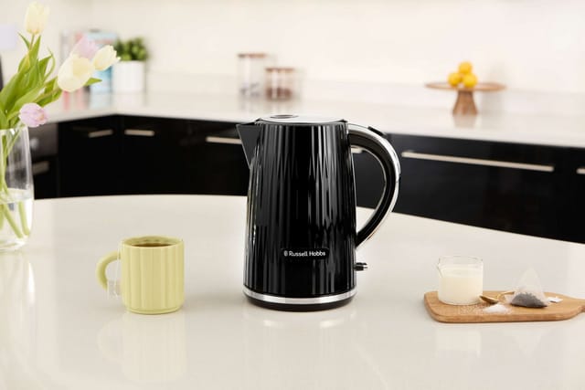 Russell Hobbs Wasserkocher Eden - Black 27361-70 - Schwarz - 2400 W