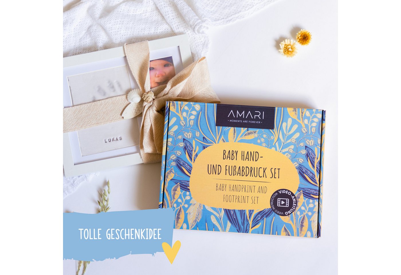 Amari Handabdruck-Set Baby Fußabdruck Set mit Holz-Bilderrahmen & Abdruckmasse, Komplettset mit Videoanleitung, ohne Anrühren, 3 Passepartouts in Weiß, Rosa & Blau, Buchstaben- & Zahlenset, Geschenk zur Geburt, Taufe & Babyparty, Name & Datum einprägen Bild 3