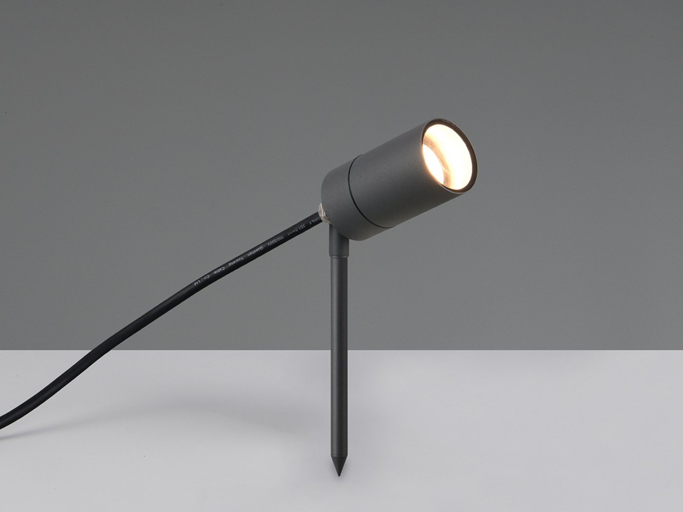 Reality Leuchten LED Gartenstrahler mit Erdspieß & 2 Meter Kabel, Ø 5cm, LED wechselbar, warmweiß, Außenstrahler Gartenbeleuchtung mit Strom Baumstrahler Baumbeleuchtung Bild 3
