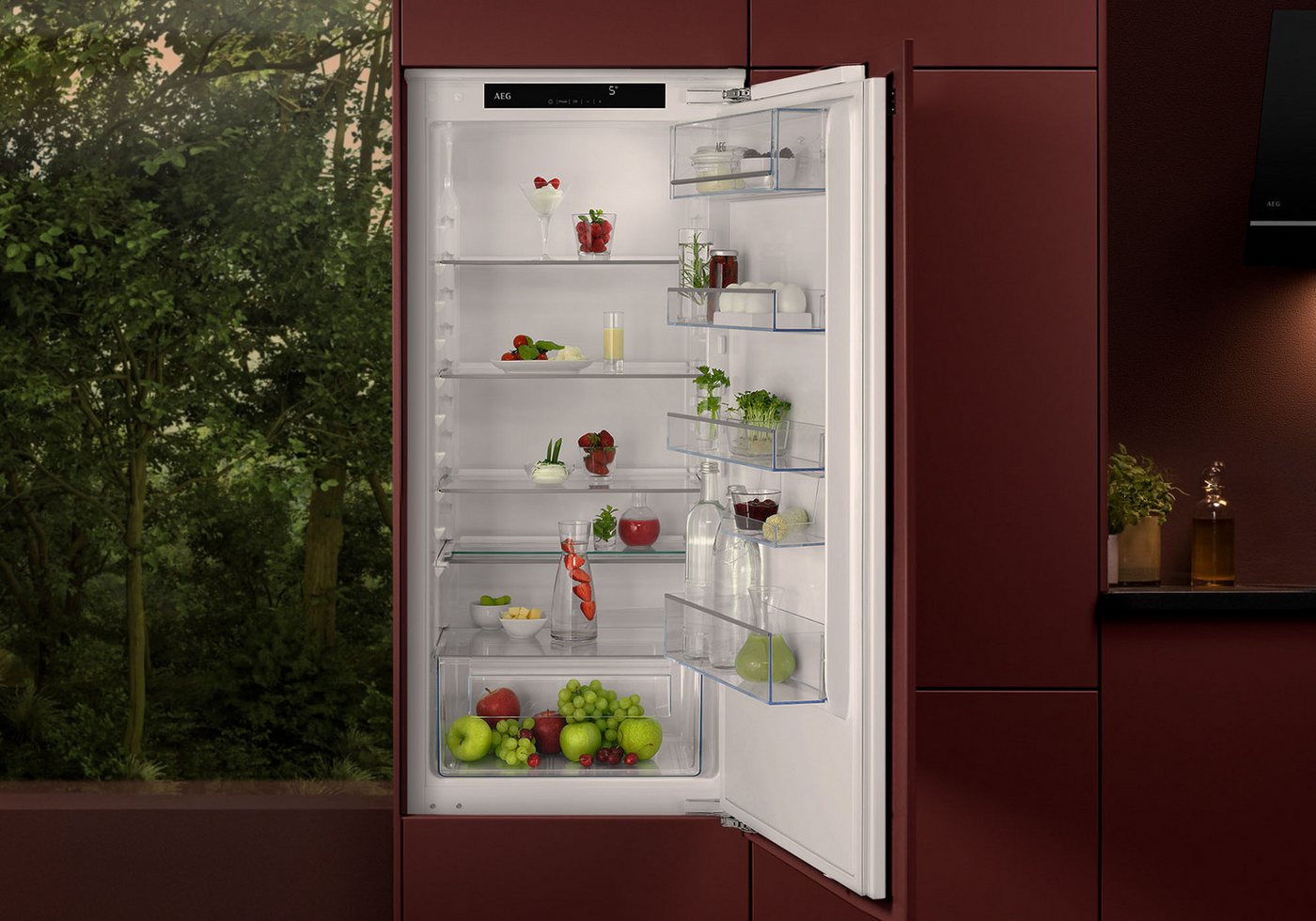 AEG Einbaukühlgefrierkombination Serie 5000 TSK5O12WDF, 121,8 cm hoch, 54,8 cm breit, 182 L, LowFrost-weniger Eisbildung, variable Glasablagen, Festtür Bild 2
