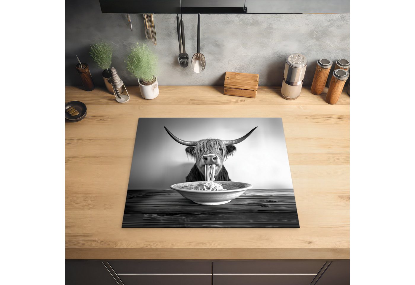 MuchoWow Herd-Abdeckplatte Schottischer Highlander - Spaghetti - Tiere - Schwarz und weiß, Vinyl, (1 tlg), Abdeckplatte für Ceranfeld, Herd Inductionsmatte, 57.6x51.6 cm
