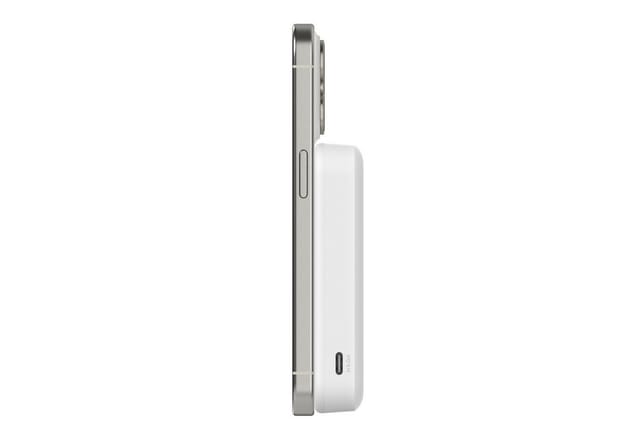 Belkin wireless power bank - magnetic with Qi2 - 24 pin USB-C - 15 Watt