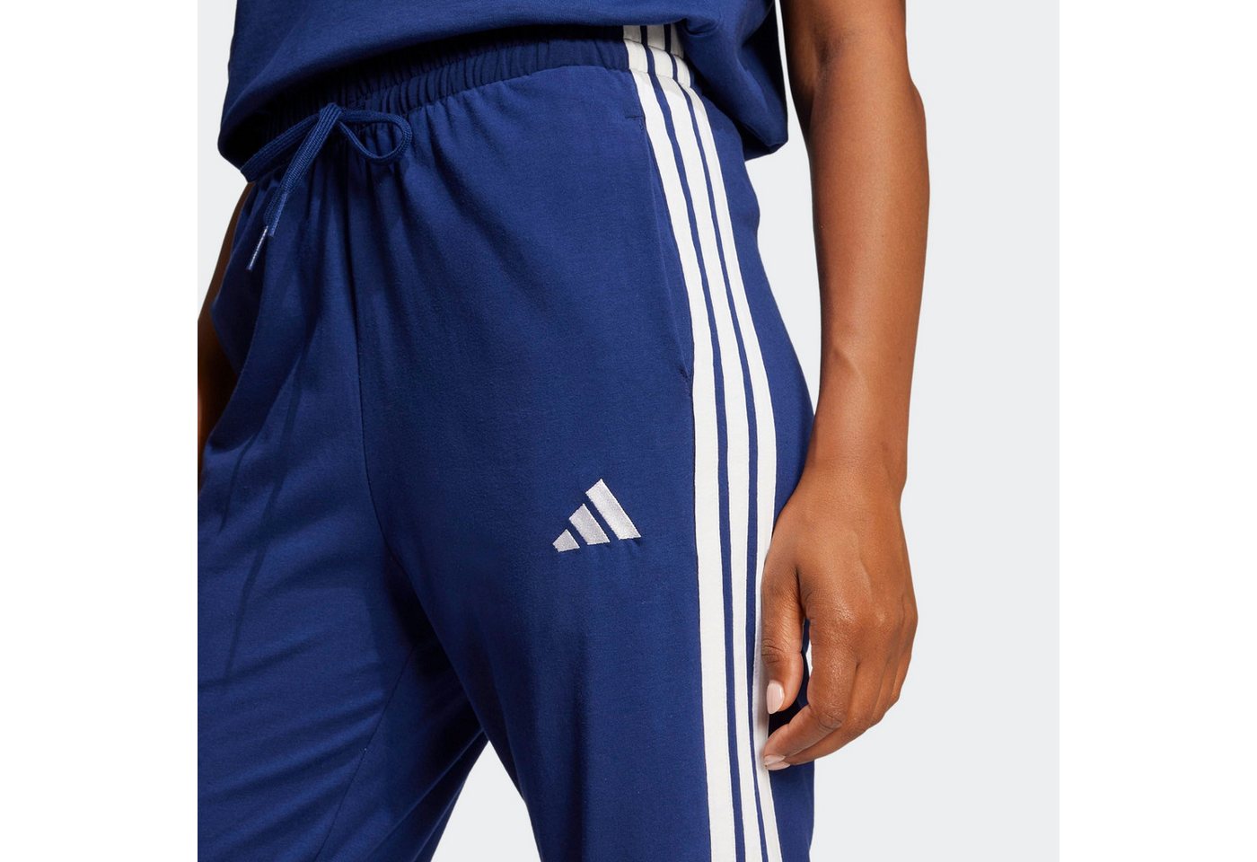 adidas Sportswear Sporthose ESSENTIALS 3-STREIFEN für Erwachsene, aus Baumwolle und Elasthan, mit Kordelverschluss Bild 3