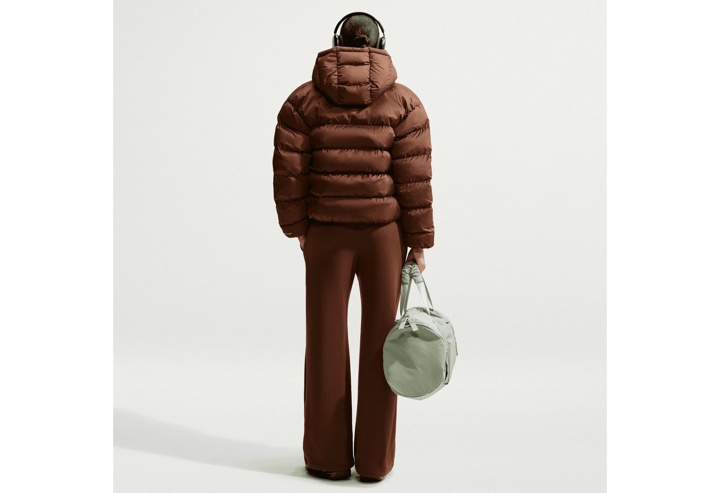 Nike Sportswear Outdoorjacke W NK TF SYN CLSSC JKT sportlicher Schnitt, in den Größen XS bis XXL erhältlich