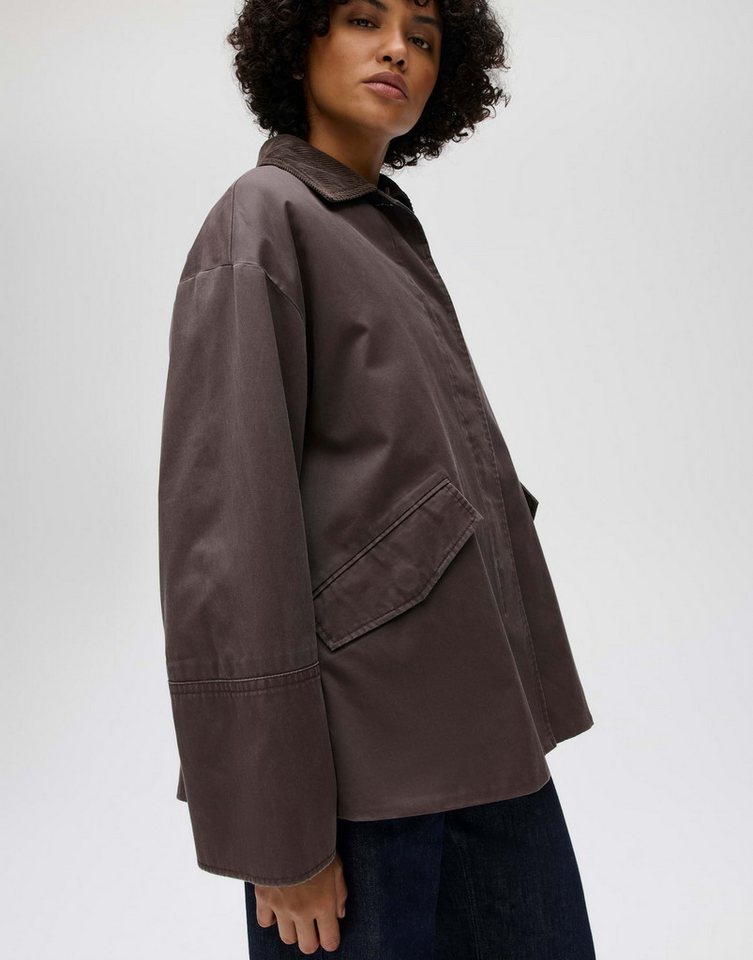OPUS Outdoorjacke Haminu aus fließender Webware Ausgestellte Form mit gewachster Oberfläche und Seitenschlitzen Bild 4
