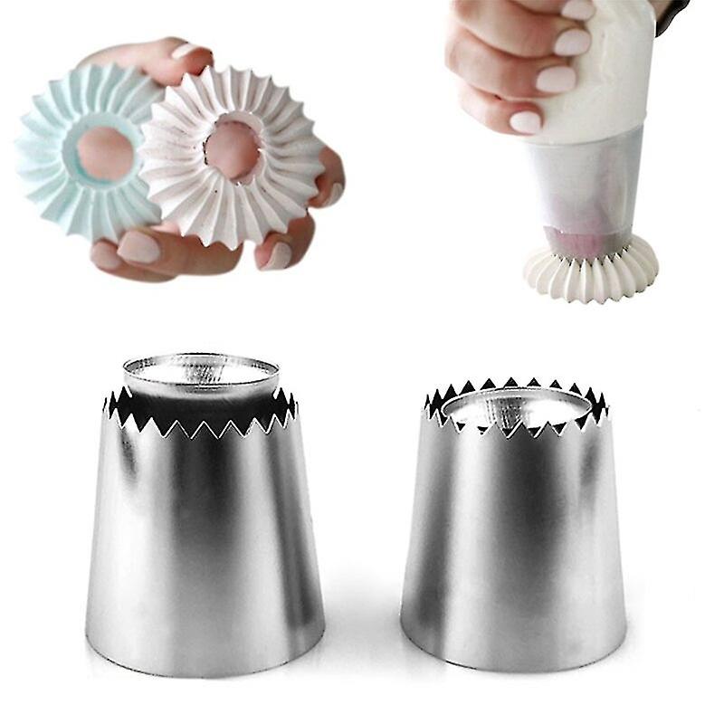 Set Mit 2 Sultanring-förmigen Ausstechformen Mit Spritztüllen