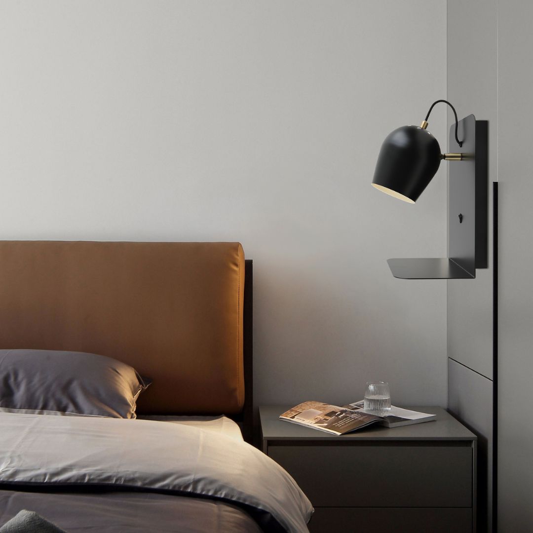 Schwarze Wandleuchte Mit Schalter, Ablage Und Usb Gorbea, Schwenkbare Metalllampe