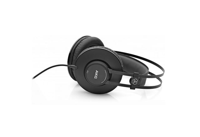 AKG K52